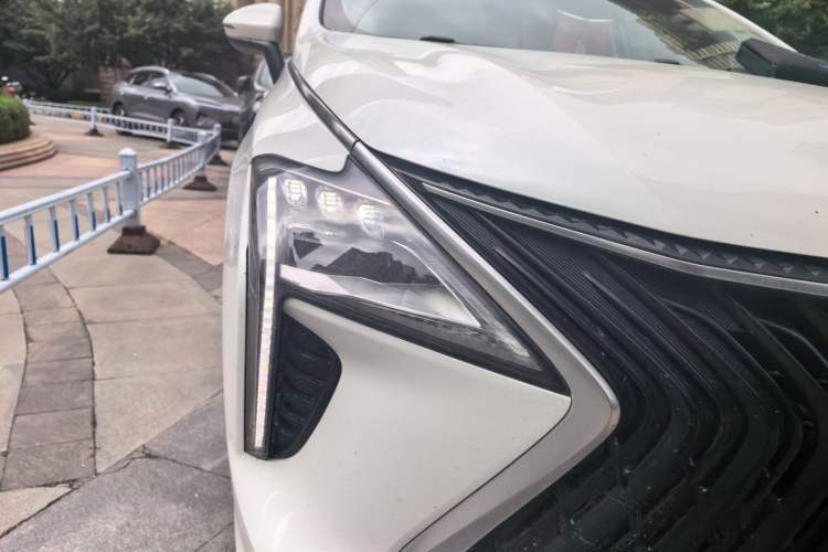 Used FORTHING Yacht 2022 1.5T DCT Chasing Wind Edition Right Front Headlight