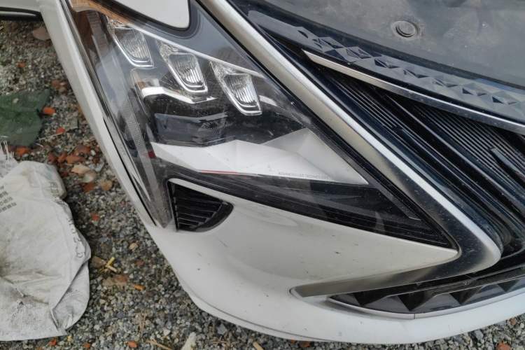 Used FORTHING Yacht 2022 1.5T DCT Chasing-the-Waves Edition Right Front Headlight