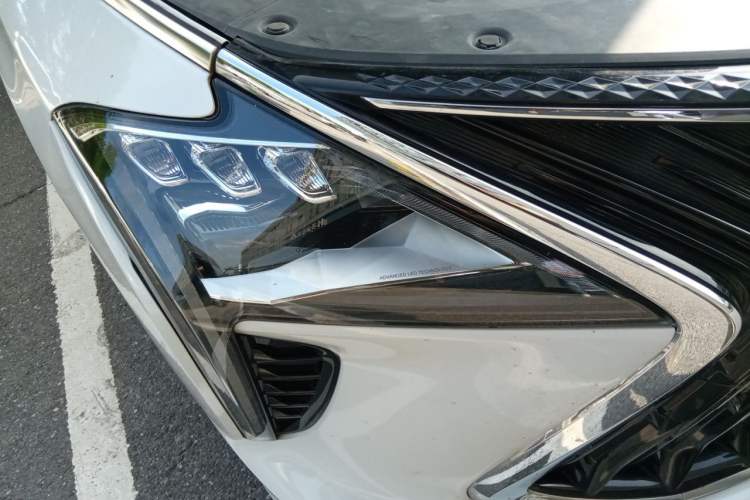 Used FORTHING Yacht 2022 1.5T DCT Chasing-the-Waves Edition Right Front Headlight