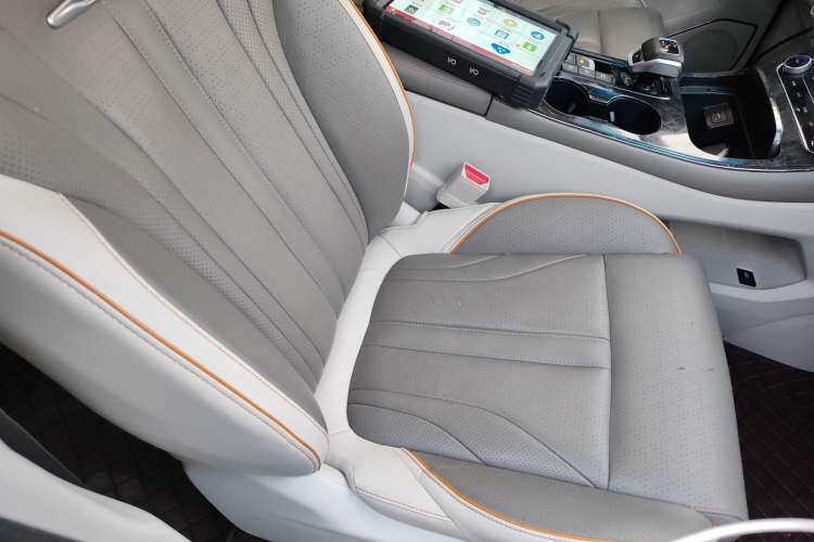 Used FORTHING Yacht 2022 1.5T DCT Lan Yue Edition Right Front Seat