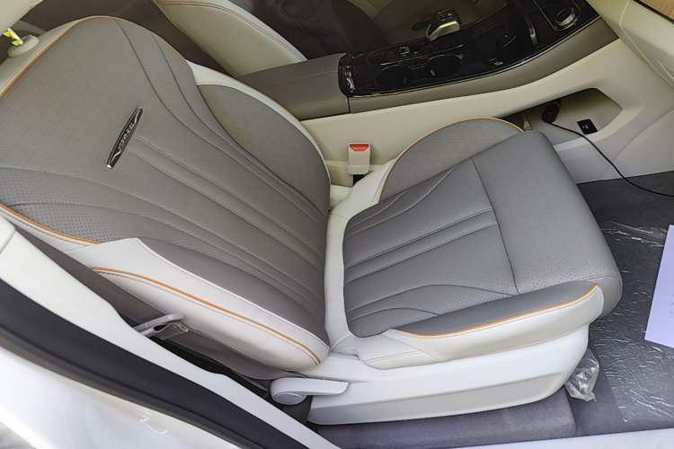 Used FORTHING Yacht 2022 1.5T DCT Chasing Wind Edition Right Front Seat