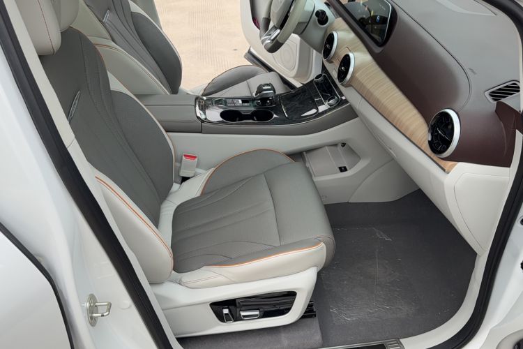 Used FORTHING Yacht 2022 1.5T DCT Chasing-the-Waves Edition Right Front Seat