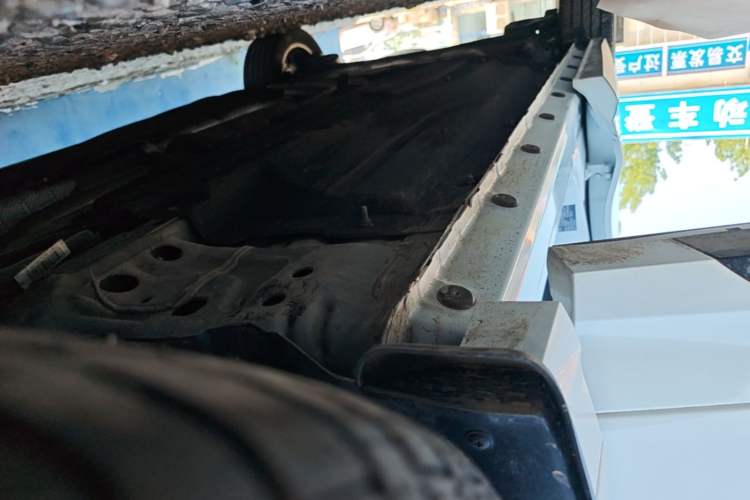 Used FORTHING Yacht 2022 1.5T DCT Chasing-the-Waves Edition Right Side Sill