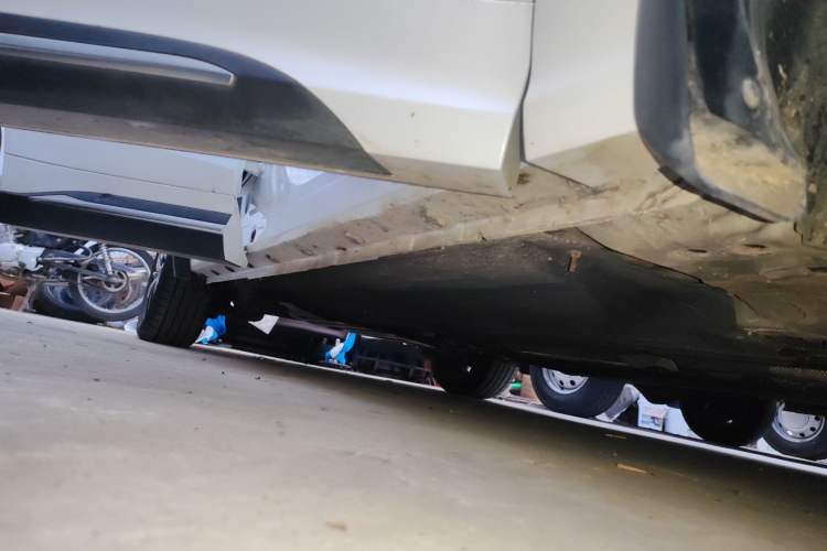 Used FORTHING Yacht 2022 1.5T DCT Lan Yue Edition Right Side Sill