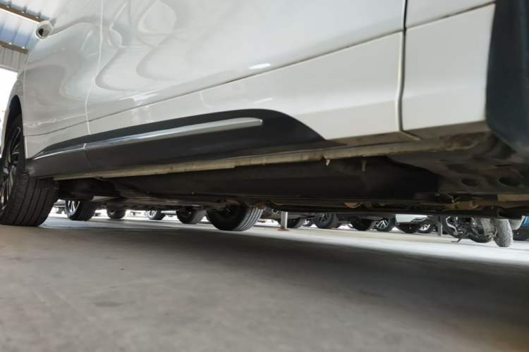 Used FORTHING Yacht 2022 1.5T DCT Chasing-the-Waves Edition Right Side Sill