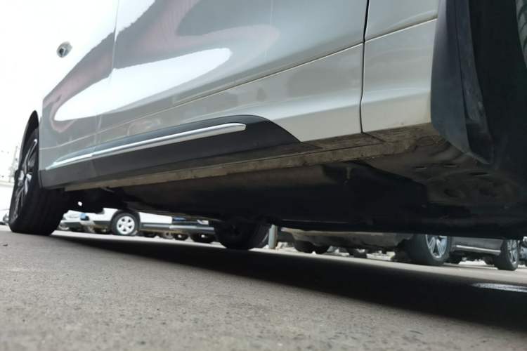Used FORTHING Yacht 2022 1.5T DCT Chasing-the-Waves Edition Right Side Sill