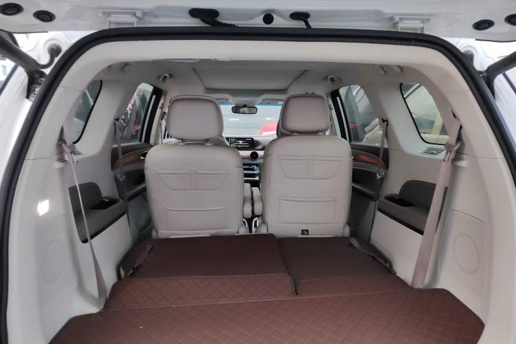 Used FORTHING Yacht 2022 1.5T DCT Lan Yue Edition Trunk