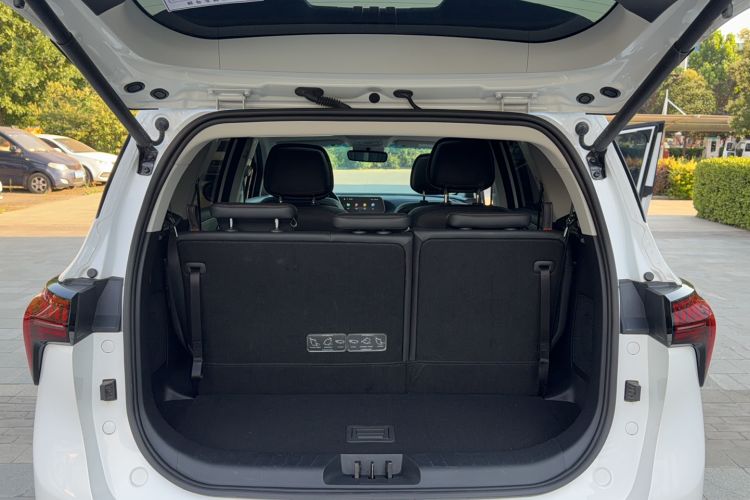 Used FORTHING Yacht 2022 1.5T DCT Chasing-the-Waves Edition Trunk