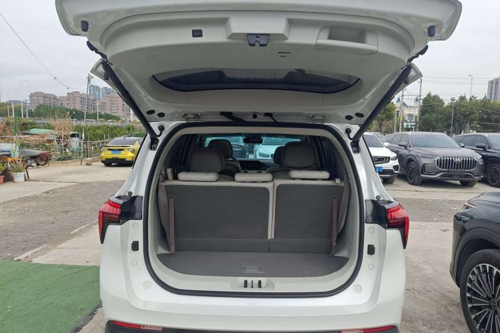 Used FORTHING Yacht 2022 1.5T DCT Lan Yue Edition Trunk