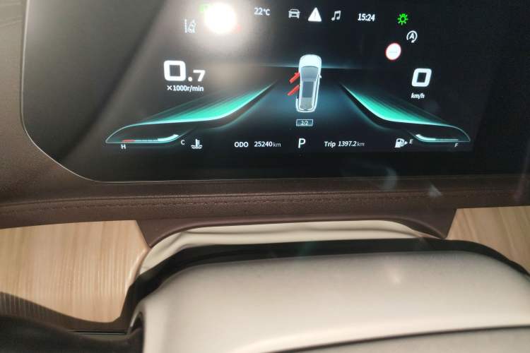 Used FORTHING Yacht 2023 1.5T DCT Starry Sky Flagship Edition Odometer Close Up
