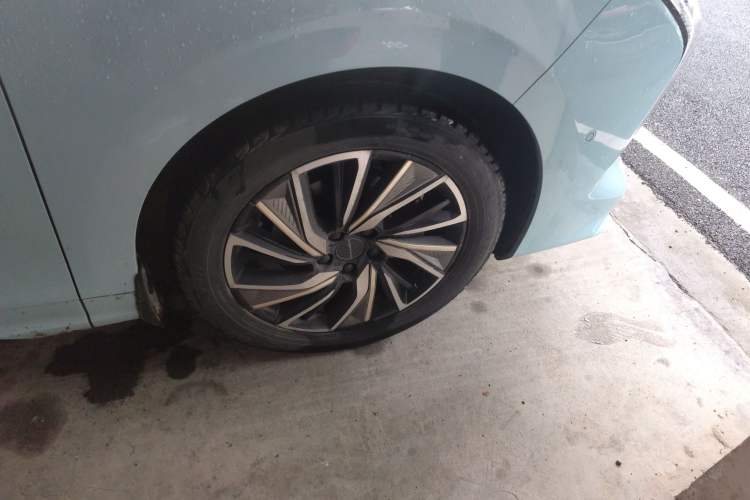 Used FORTHING Yacht 2023 1.5T DCT Starry Sky Flagship Edition Right Front Wheel Hub