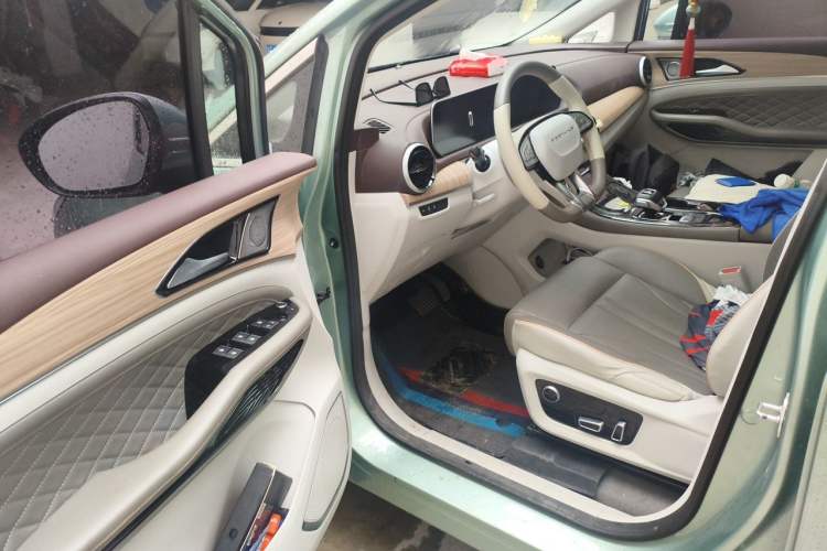 Used FORTHING Yacht 2023 1.5T DCT Starry Luxury Edition Driver Seat