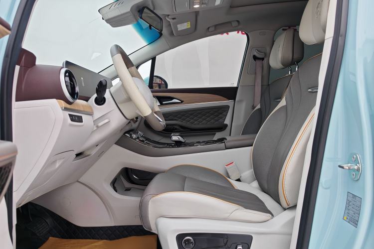 Used FORTHING Yacht 2023 Model 1.5T DCT Chasing-the-Waves Version Interior 1