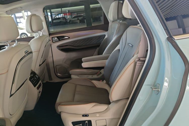 Used FORTHING Yacht 2023 Model 1.5T DCT Chasing-the-Waves Version Left Rear Seat