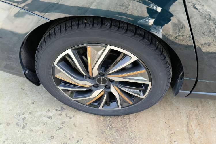 Used FORTHING Yacht 2023 1.5T DCT Starry Sky Flagship Edition Right Rear Wheel Hub