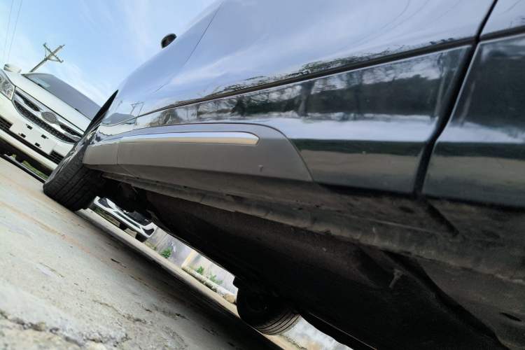 Used FORTHING Yacht 2023 1.5T DCT Starry Sky Flagship Edition Right Side Sill