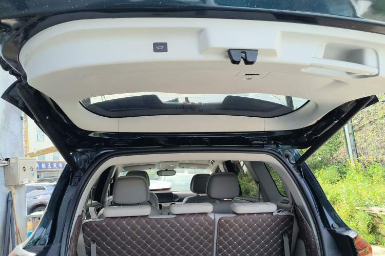 Used FORTHING Yacht 2023 1.5T DCT Starry Sky Flagship Edition Trunk