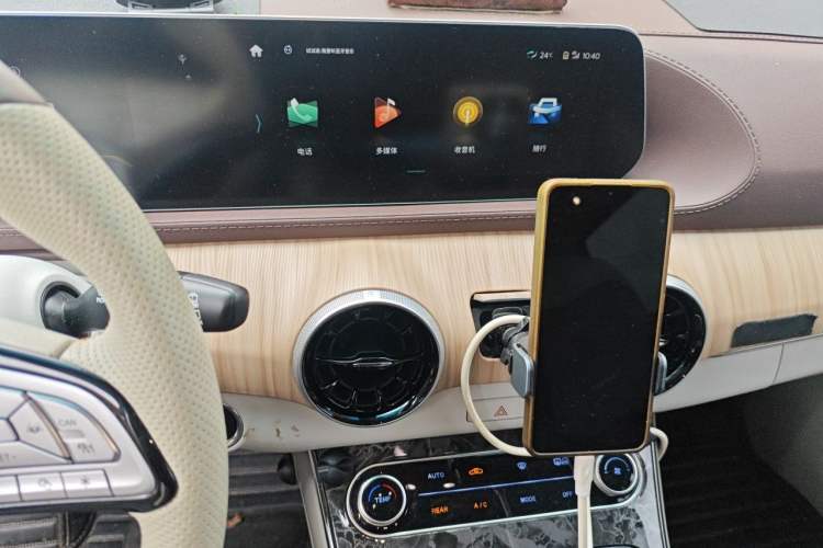 Used FORTHING Yacht 2023 1.5T DCT Starry Luxury Edition Audio And AC Panel