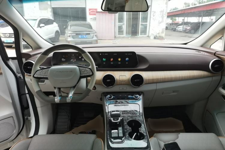 Used FORTHING Yacht 2023 Model 1.5T DCT Chasing-the-Waves Version Center Console