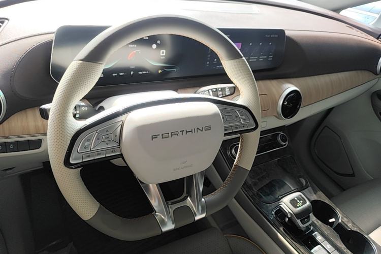 Used FORTHING Yacht 2023 Model 1.5T DCT Chasing-the-Waves Version Center Console