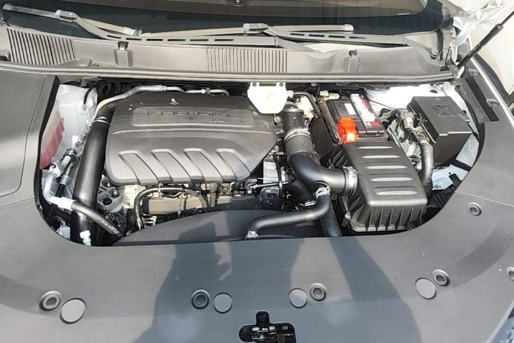 Used FORTHING Yacht 2023 Model 1.5T DCT Chasing-the-Waves Version Engine Bay