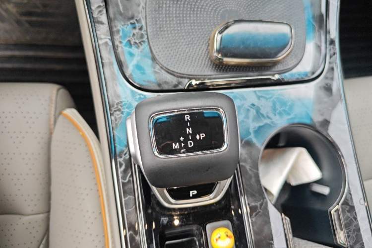 Used FORTHING Yacht 2023 1.5T DCT Starry Luxury Edition Gear Lever