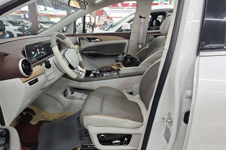 Used FORTHING Yacht 2023 1.5T DCT Starry Luxury Edition Left Front Seat