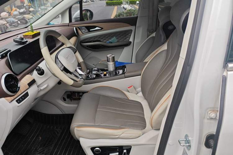 Used FORTHING Yacht 2023 1.5T DCT Starry Luxury Edition Left Front Seat