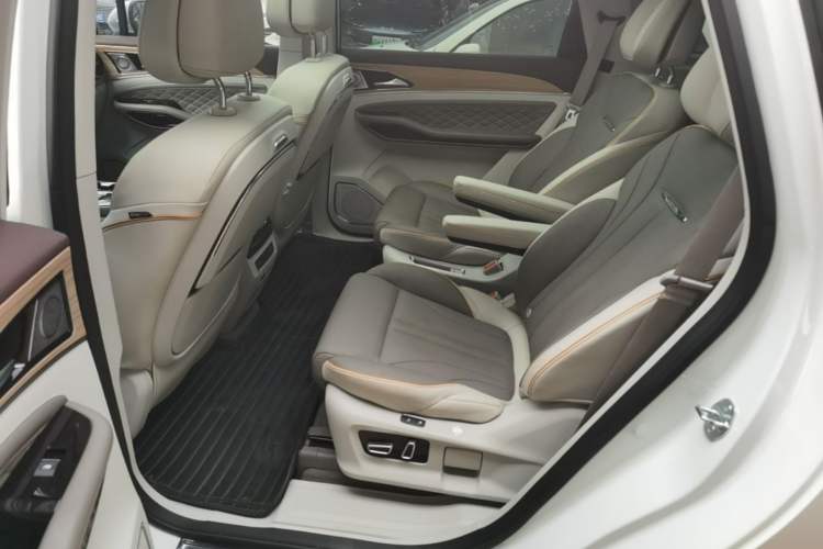 Used FORTHING Yacht 2023 Model 1.5T DCT Chasing-the-Waves Version Left Rear Seat