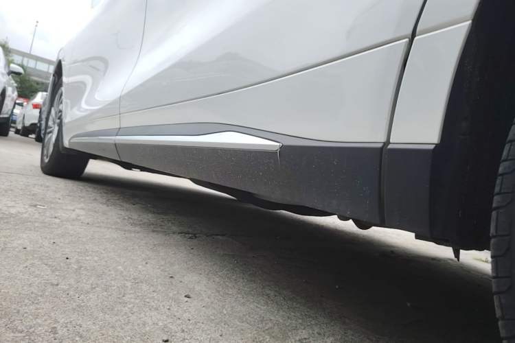 Used FORTHING Yacht 2023 Model 1.5T DCT Chasing-the-Waves Version Left Side Sill