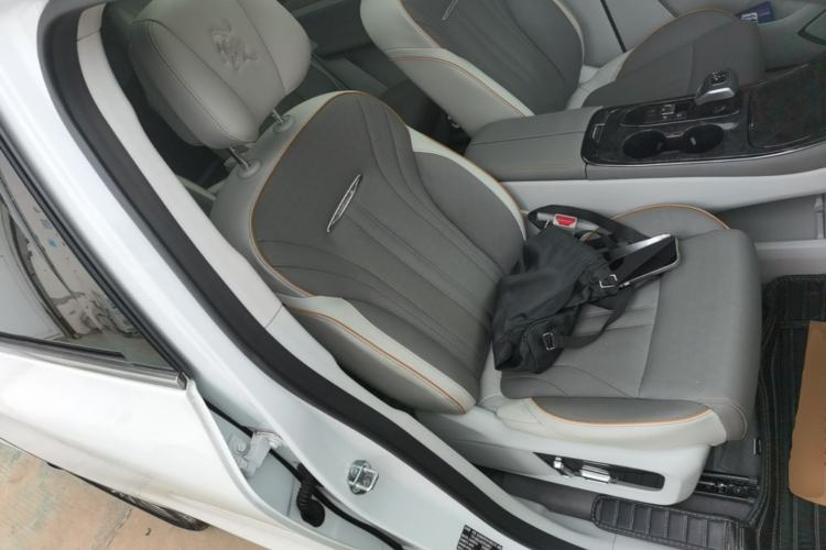 Used FORTHING Yacht 2023 Model 1.5T DCT Chasing-the-Waves Version Right Front Seat