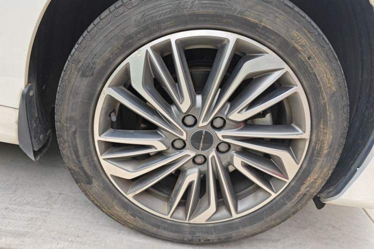Used FORTHING Yacht 2023 1.5T DCT Starry Luxury Edition Right Front Wheel Hub