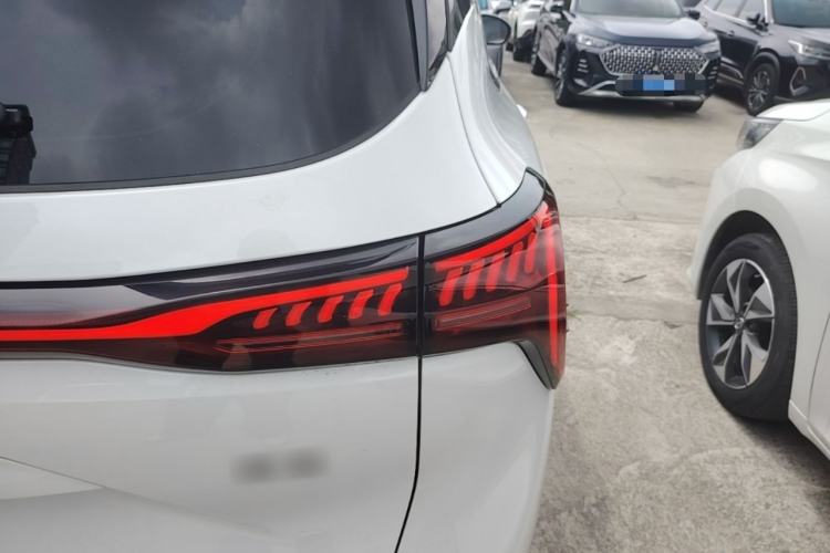 Used FORTHING Yacht 2023 Model 1.5T DCT Chasing-the-Waves Version Right Rear Taillight