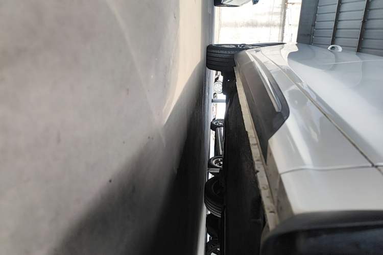 Used FORTHING Yacht 2023 Model 1.5T DCT Chasing-the-Waves Version Right Side Sill