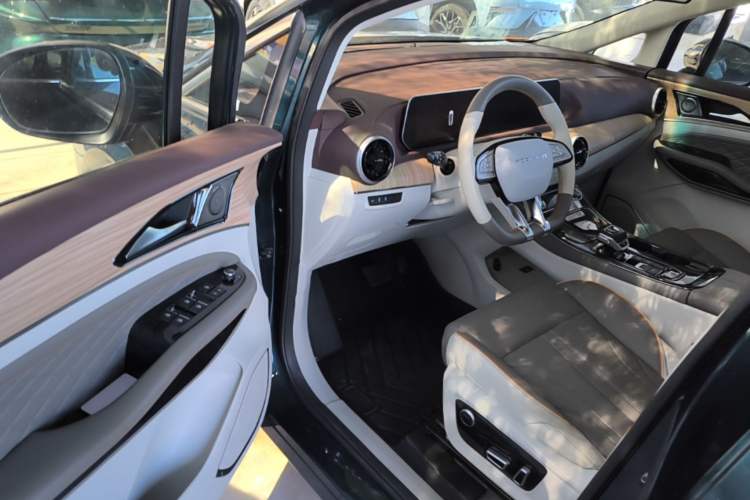 Used FORTHING Yacht 2024 1.5T DCT Guanhai Edition Driver Seat