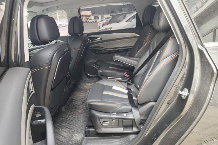 Used FORTHING Yacht 2024 1.5T DCT Guanhai Edition Interior 4