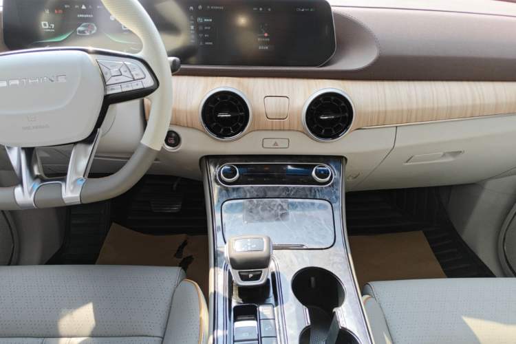 Used FORTHING Yacht 2024 1.5T DCT Guanhai Edition Audio And AC Panel