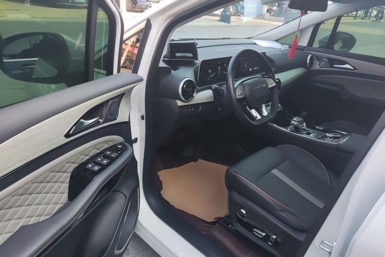 Used FORTHING Yacht 2024 1.5T DCT Guanhai Edition Driver Seat