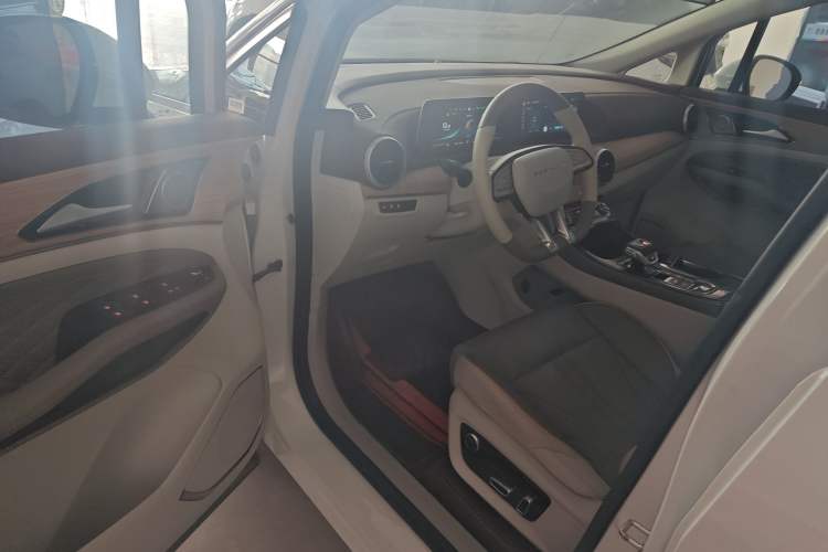 Used FORTHING Yacht 2024 1.5T DCT Guanhai Edition Driver Seat