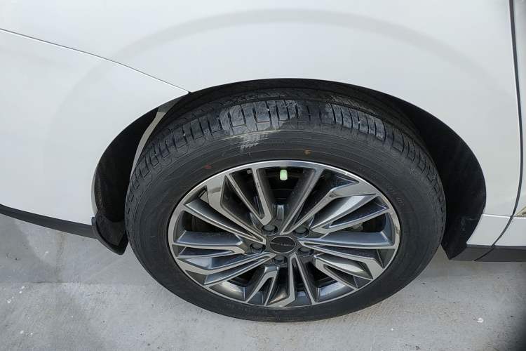 Used FORTHING Yacht 2024 1.5T DCT Guanhai Edition Exterior 1