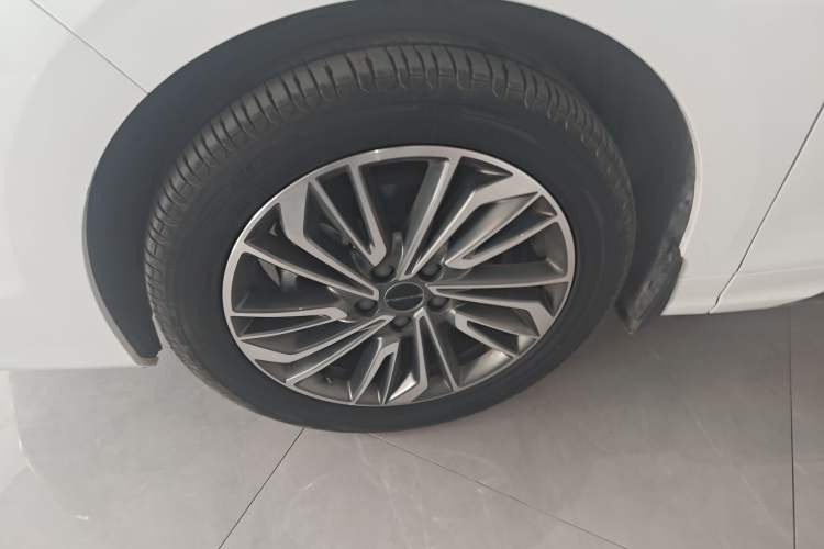 Used FORTHING Yacht 2024 1.5T DCT Guanhai Edition Exterior 4
