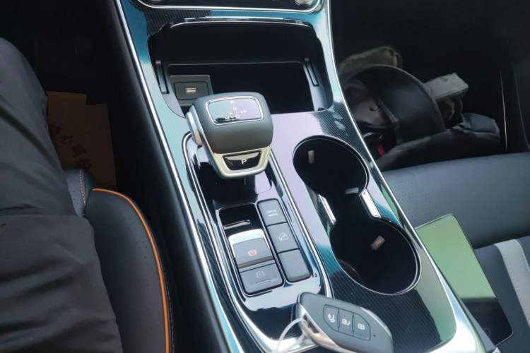 Used FORTHING Yacht 2024 1.5T DCT Guanhai Edition Gear Lever