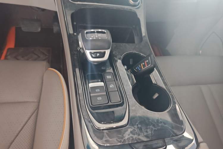 Used FORTHING Yacht 2024 1.5T DCT Guanhai Edition Gear Lever
