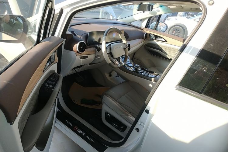Used FORTHING Yacht 2024 1.5T DCT Guanhai Edition Interior 3