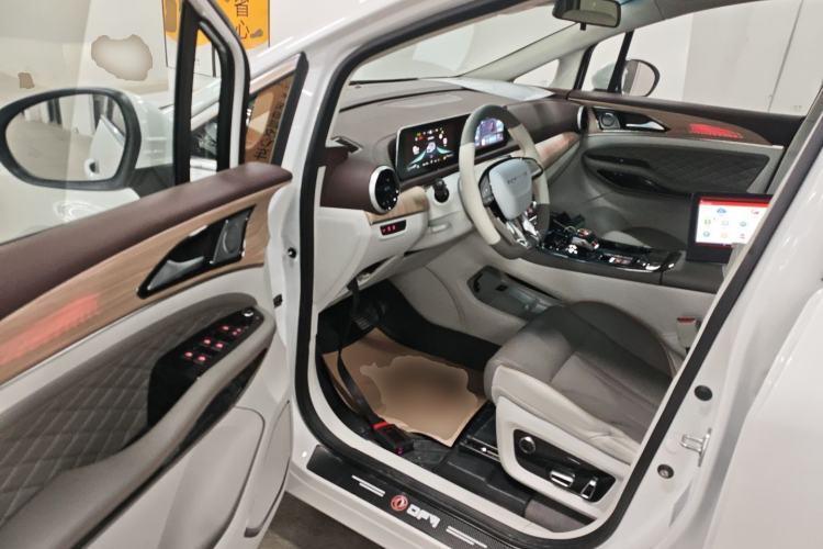 Used FORTHING Yacht 2024 1.5T DCT Guanhai Edition Interior 3