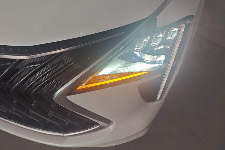 Used FORTHING Yacht 2024 1.5T DCT Guanhai Edition Left Front Headlight