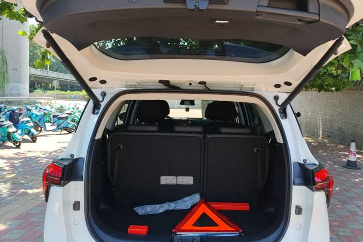 Used FORTHING Yacht 2024 1.5T DCT Guanhai Edition Trunk