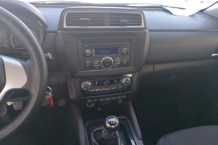 Used Foton Conqueror 3 2020 2.4L Challenger 3 Two-Wheel Drive Enjoyment Version High Cargo Bed Standard Wheelbase 4K22D4M Audio And AC Panel