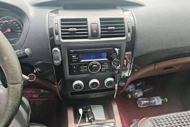 Used Foton Conqueror 3 2020 2.0T Conqueror 3 Two-Wheel Drive E-commerce Edition Low-Deck Long Wheelbase 4F20 Audio And AC Panel