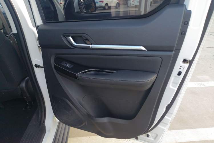 Used Foton Conqueror 3 2020 2.4L Challenger 3 Two-Wheel Drive Enjoyment Version High Cargo Bed Standard Wheelbase 4K22D4M Interior 6